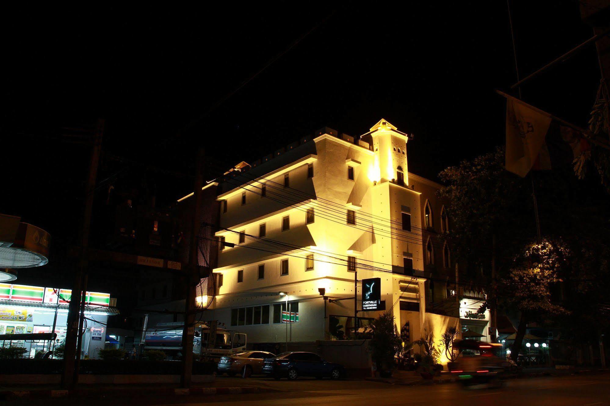 Fortville Guesthouse Bangkok Exterior foto